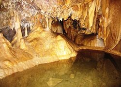 غار گل زرد؛ جاذبه ای طبیعی در نزدیکی پایتخت