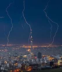 رعد و برق در آسمان تهران + عکسها