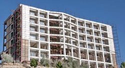ارائه توضیحاتی در خصوص هتل صخره ای خرم آباد