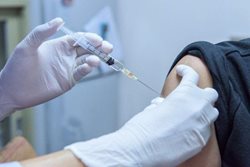 فاصله بین دوزهای هر نوع واکسن کرونا باید چقدر باشد؟