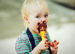 به کودکتان زیاد بستنی ندهید