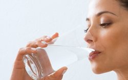 بهبودیافتگان کرونا کم آبی بدن را با نوشیدن آب جبران کنند