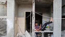 زندگی فلسطینی ها در میان آوارهای غزه + عکسها