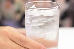 عوارض نوشیدن آب سرد