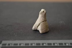 پیکرک های مرمری جیرفت قدیمی ترین عروسک های جهان هستند