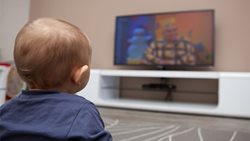 کودکان زیر دوسال تلویزیون نبینند