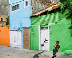 طرح «هر خانه یک رنگ» در مشهد + عکسها