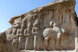 نقش رجب مرودشت؛ نقش برجسته سنگی از آثار دوره ساسانی