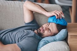10 درمان طبیعی برای تسکین سردرد