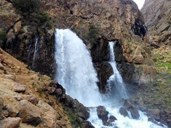 بهبود زیرساخت های گردشگری در آبشار چکان الیگودرز