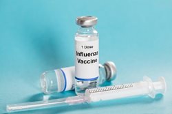 تزریق واکسن آنفلوانزا‎ در دوره کرونا حیاتی است