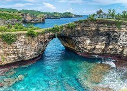 قوانین دولت گردشگران خارجی را از بالی دور نگه داشته است