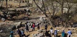 سنگ آسیاب آبی 700 ساله همدان با نوسان دما شکست