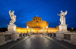 قلعه ای دیدنی در رم که مجموعه ای از اسلحه و نقاشی های دیواری عصر رنسانس را در خود دارد