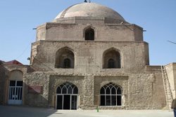 مسجد جامع ارومیه متشکل از نقوش دلفریب و روح نواز اسلامی است