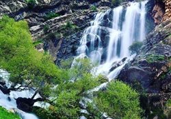 آبشار نوژیان بلندترین آبشار استان لرستان است
