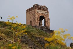 قلعه ای تاریخی و دیدنی که در استان آذربایجان شرقی قرار دارد