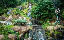 آبشار شیطان کوه زیباترین آبشار مصنوعی ایران است
