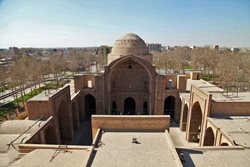 نامه مدیرکل میراث تهران برای نجات مسجد جامع ورامین از شر لوله های گاز
