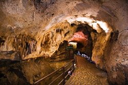 غار ده شیخ شگفت انگیزترین جاذبه گردشگری کهگیلویه و بویراحمد است