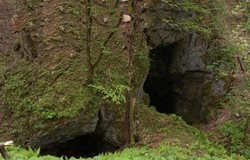 غار آویشوی ماسال یکی از شگفت انگیزترین غارهای آهکی است