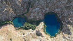 کلنگ زنی فاز اول دسترسی به دریاچه های دوقلوی ایلام در دهه فجر