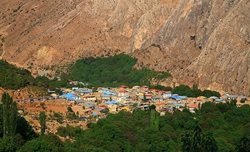 روستای هیر یکی از تفرجگاه های بکر در استان قزوین است