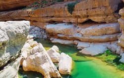 وادی شاب یکی از جاذبه های طبیعی کشور عمان است