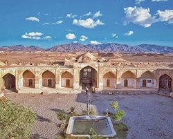 کاروانسرای قصر بهرام جز آثار ملی ایران به شمار می رود