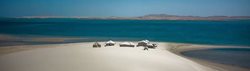 ساحل خور العدید یکی از زیباترین سواحل قطر است