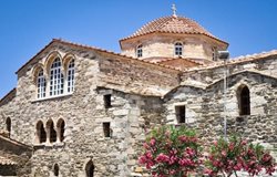 کلیسای صد در یکی از بهترین جاذبه های گردشگری یونان است