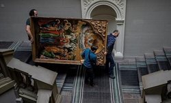 تلاش برای انتقال آثار هنری بزرگترین موزه اوکراین به جای امن