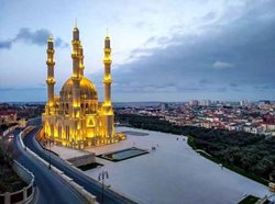 مسجد حیدر باکو بزرگترین مسجد در منطقه قفقاز است
