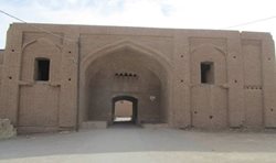 شروع مرمت قلعه تاریخی روستای ابراهیم آباد اشکذر