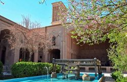 خانه لاری ها یزد بنایی از قاجار با معماری شاهکار و بادگیری متمایز در جهان!