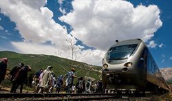 مهمانان خارجی افتتاحیه ساری 2022 با قطار گردشگری مازندران را ترک می کنند