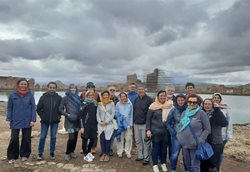 نخستین گروه گردشگران خارجی امسال از تخت سلیمان تکاب بازدید کردند