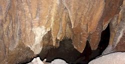 کشف یک غار جدید در مسیر منتهی به شهرستان مهران