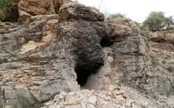 سودجویان و حفاران غیرمجاز در کازرون به دنبال کشف و سرقت آثار تاریخی هستند