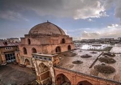 اتمام عملیات احیای دیواره ضلع شرقی حجرات مسجد جامع ارومیه