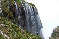 واگذاری اردوگاه گردشگری آبشار کمر دوغ به بخش خصوصی