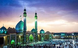 مسجد جمکران یکی از مشهورترین جاذبه های مذهبی استان قم به شمار می رود
