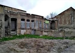 تخریب یک خانه قدیمی در بافت تاریخی ارومیه به صورت غیر قانونی انجام شده است