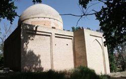امامزاده منصور یکی از جاذبه های مذهبی استان قزوین به شمار می رود