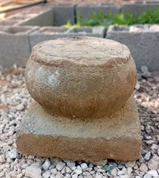 کشف و ضبط یک پایه ستون تاریخی در روستای باغان کوار