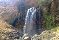 معرفی 11 آبشار کشور در کتاب 100 مسیر طبیعت گردی ایران