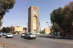 میدان ساعت یکی از جاهای دیدنی شهر یزد است