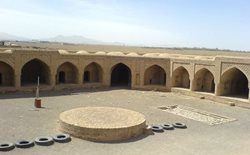 کاروانسرای نیستانک یکی از دیدنی های استان اصفهان به شمار می رود