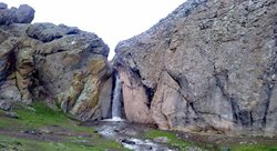 آبشار شیران یکی از جاذبه های طبیعی آذربایجان شرقی به شمار می رود