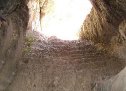 غار چهل پله خضرلو یکی از جاذبه های دیدنی آذربایجان غربی است